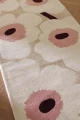 MM-Unikko-Runner-beige-pink-132402-SFEER-B_hr.jpg